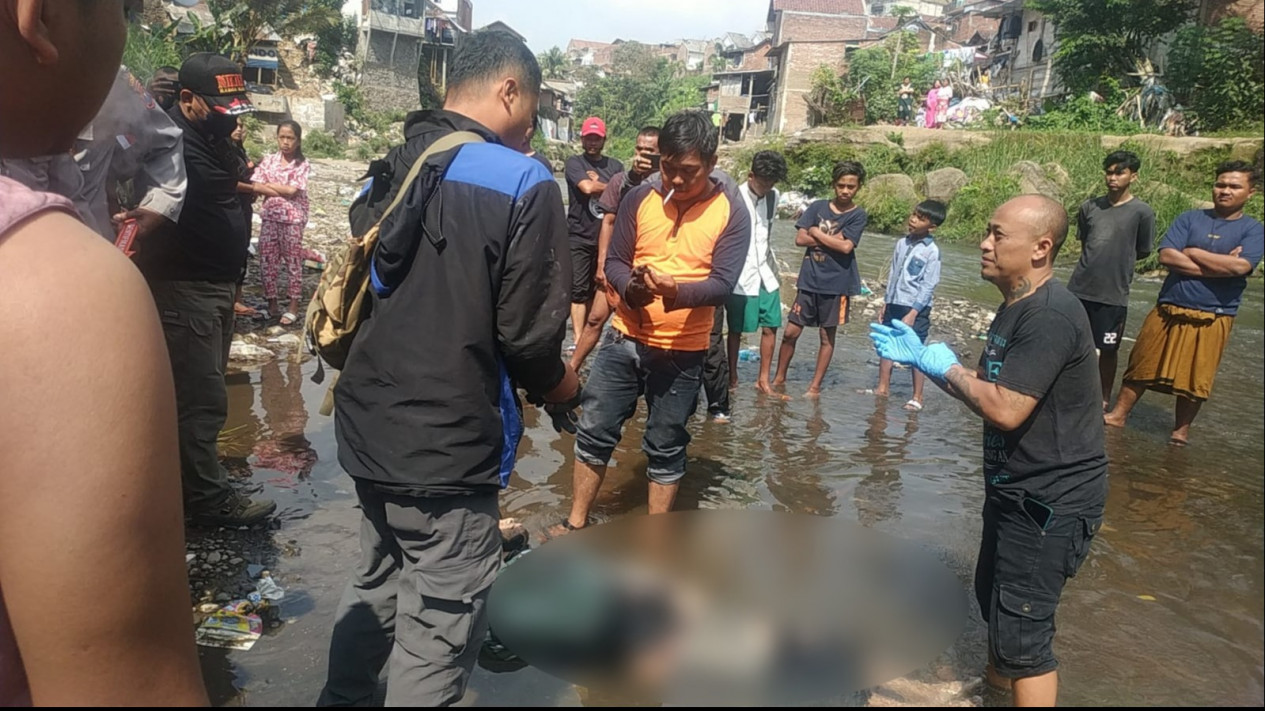 Pria Tewas Mengapung Di Sungai Polisi Selidiki Penyebab Kematian