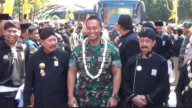 Panglima TNI Jendral Andika Perkasa Diangkat Jadi Warga Kehormatan PSHT