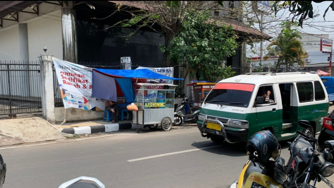 Sopir Angkot di Garut Teriak Mogok Gara-Gara Harga BBM Naik, Organda Usulkan Tarif Naik 40 Persen
            - galeri foto