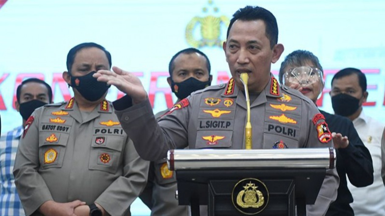 Kapolri: Kalau Ada Laporan Saya Tidak Perlu Tegur Lagi, Langsung Saya Proses, Saya Langsung Copot
            - galeri foto