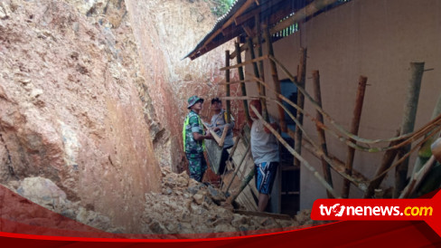 Tebing Longsor Timpa Rumah Warga Hingga Rusak Parah, Penghuni Rumah ...