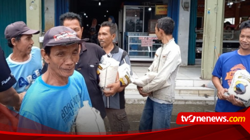 Terdampak Kenaikan Harga BBM, Tukang Becak Dan Kuli Panggul Pasar Di ...