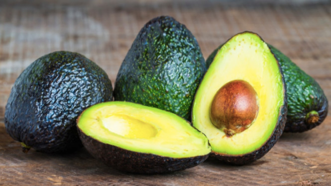 Rahasia Besar di Balik Biji Alpukat Bagian Paling Bergizi yang Selama Ini Kita Buang