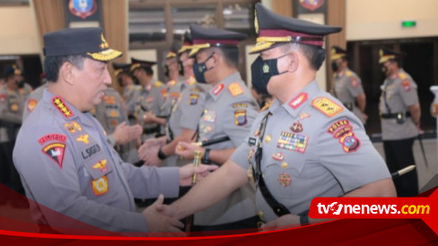 Kapolri Lantik 9 Kapolda dan Dua Pejabat Utama Mabes Polri