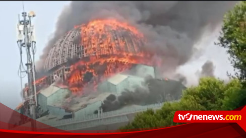 Kubah Islamic Center Jakarta Utara Kebakaran