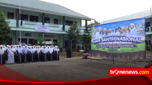 Peringati Hari Santri Nasional, Ribuan Santri Ponpes Zainul Hasan ...