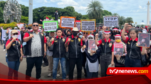 Massa Geruduk Gedung MA-Kejagung, Minta Alvin Lim Dibebaskan