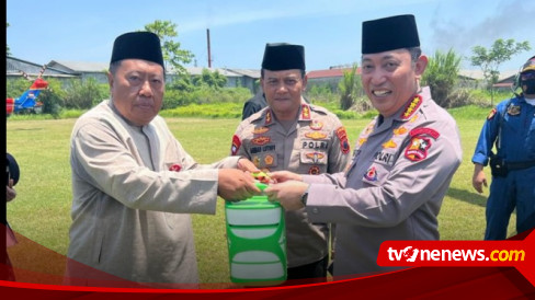 Silaturahmi Ke Sejumlah Ulama, Habib Lutfi Beri Bekal Nasi Rantangan ...