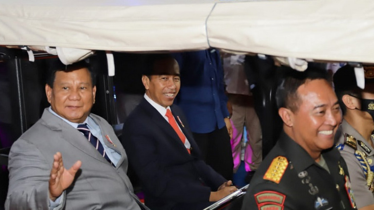 Momen Presiden Jokowi, Menhan, Panglima TNI dan Kapolri Datang Beriringan Meriahkan Gelaran Indo Defence 2022
            - galeri foto