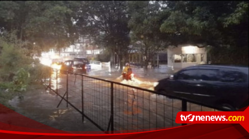 Jakarta Hujan Deras, Mampang dan Kemang Terendam Banjir