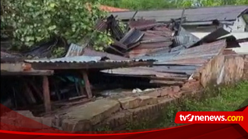 Puting Beliung Landa Kecamatan Gabus Pati Sejumlah Bangunan Dan