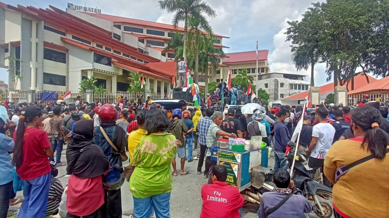 10 Tahun Begadang Demi Air Bersih Warga Tanjunguncang Datangi Kantor Bp Batam 9248