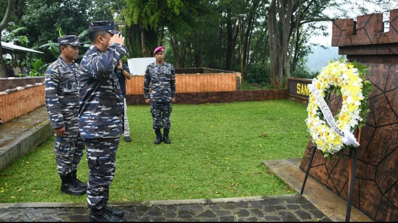 TNI AL Napak Tilas Kenang Perjuangan Pahlawan Laut
            - galeri foto