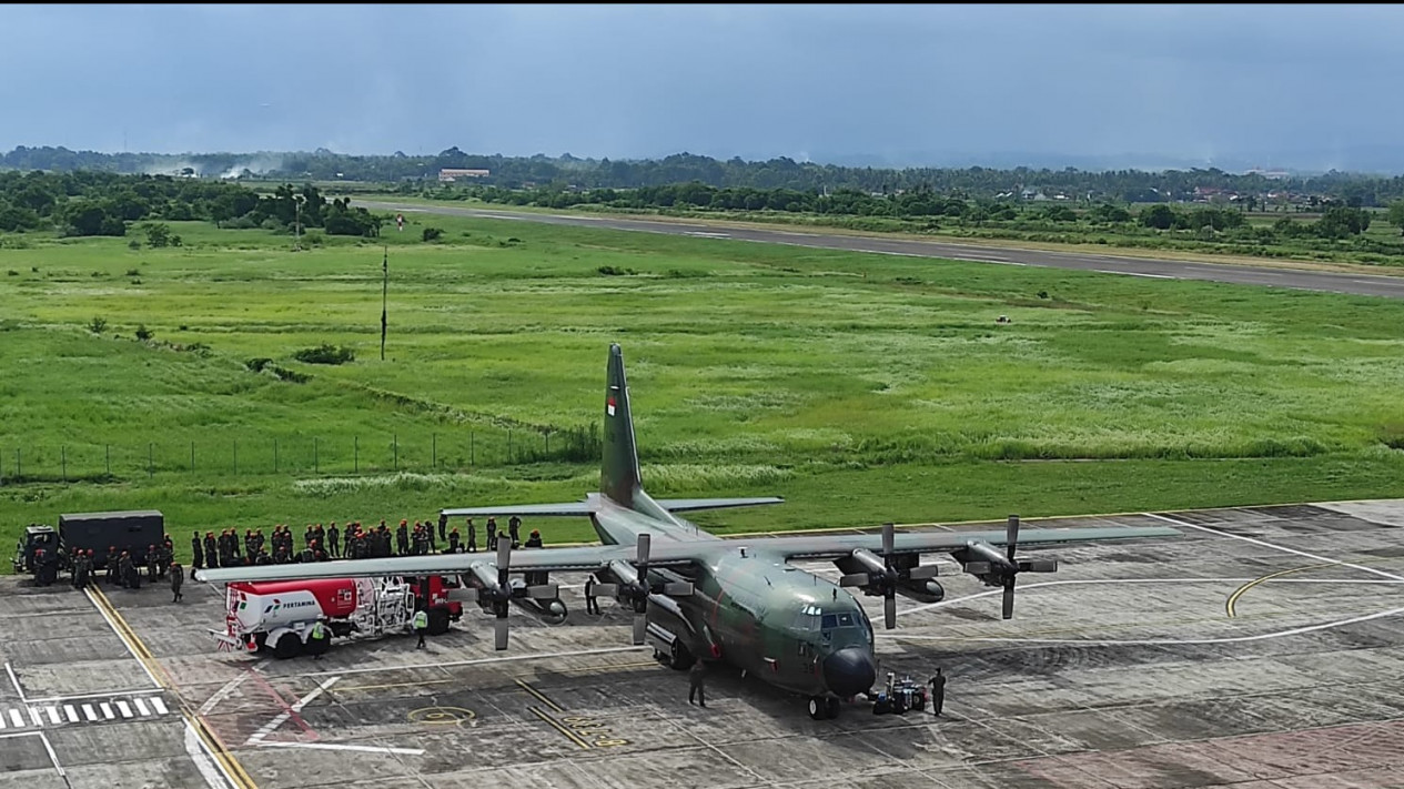 Jelang KTT G20 di Bali, Pasukan Elit TNI AU Siaga di Bandara Banyuwangi
            - galeri foto