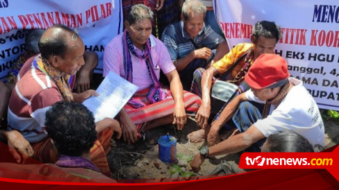 Masyarakat Adat Sikka Gelar Ritual Adat Protes Pemasangan Pilar Di ...