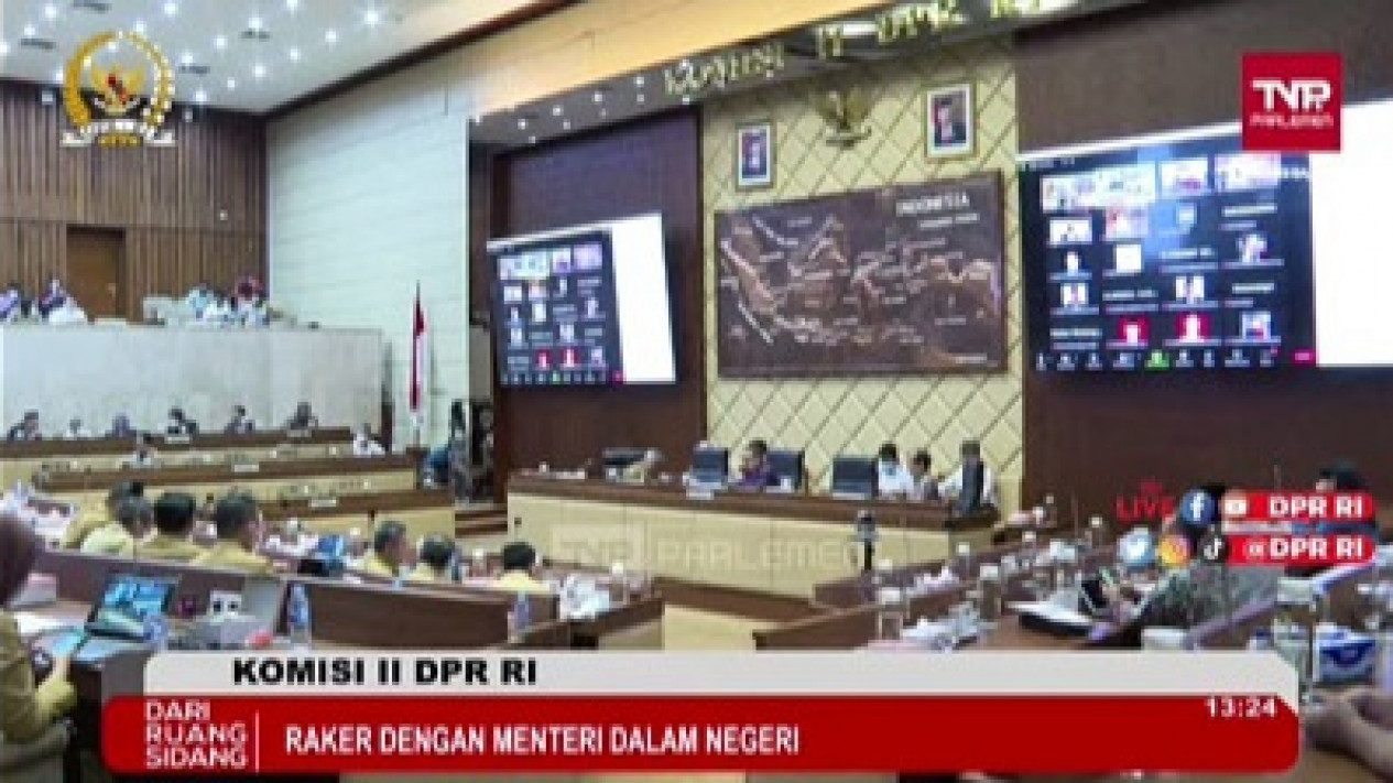 BREAKING NEWS: Gempa Cianjur Terasa hingga ke Gedung DPR, Lantunan Zikir Menggema di Ruang Rapat Komisi II
            - galeri foto