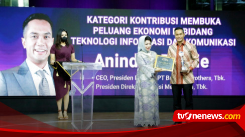 Anindya Bakrie Raih IWAPI Award 2022 di Bidang Teknologi dan Informasi