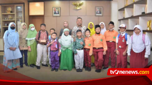 Siswa SD Hingga SMP Tiba-Tiba Surati Bupati Dan Wakil Bupati Gresik ...