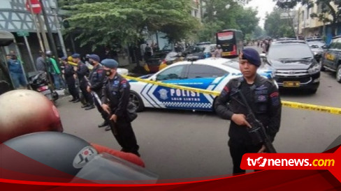 Anggota Polisi Alami Luka Hingga Tewas Akibat Ledakan Dugaan Bom Bunuh Diri di Polsek Astana Anyar