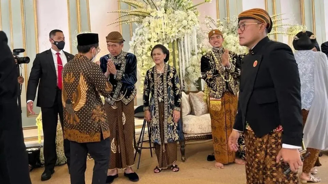 Ustaz Adi Hidayat Datang ke Pernikahan Kaesang Pangarep dan Erina ...