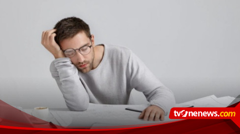 Is it true that lack of sleep can cause high cholesterol?  Check out the following explanation