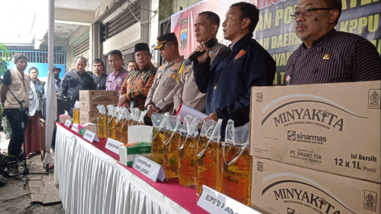 Polisi Temukan Ribuan Dus MinyaKita Di Gudang Dan Dijual Mahal Di Kendal