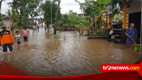 Hujan Deras, Sejumlah Desa Di Ponorogo Terendam Banjir Hingga 80 Centimeter