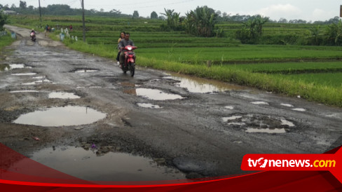 Tiga Tahun Jalan Penghubung Malang Blitar Di Kecamatan Ngantang Rusak Parah