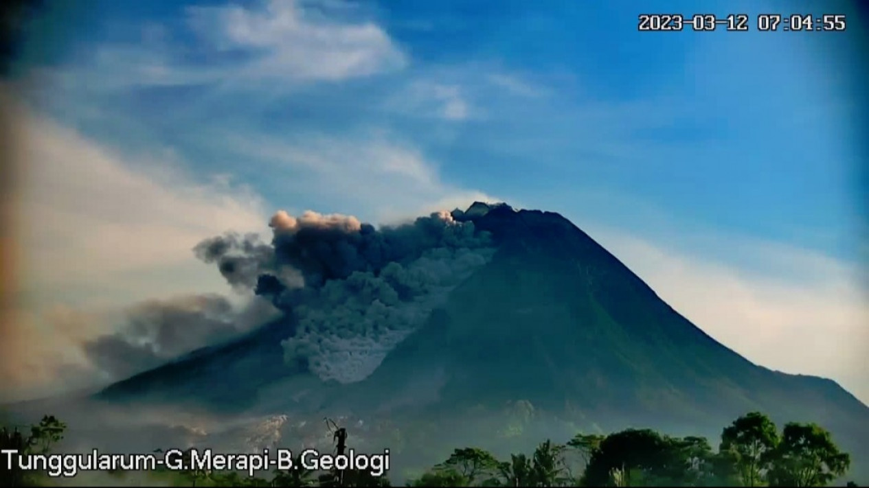 Hari Ini Gunung Merapi Kembali Luncurkan 6 Kali Awan Panas Guguran