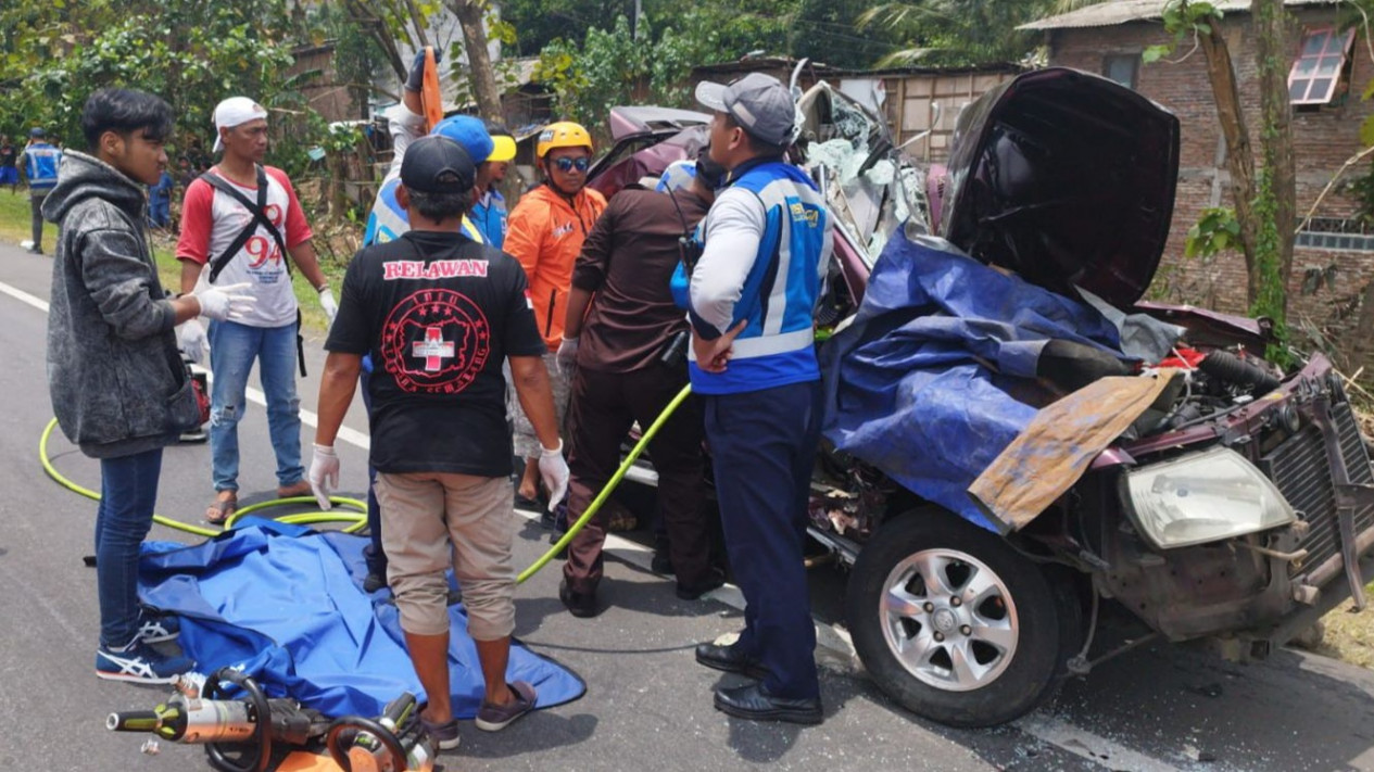 Polisi Duga Pemicu Kecelakaan Maut di Tol Krapyak Semarang karena Sopir Truk Hilang Kendali
            - galeri foto