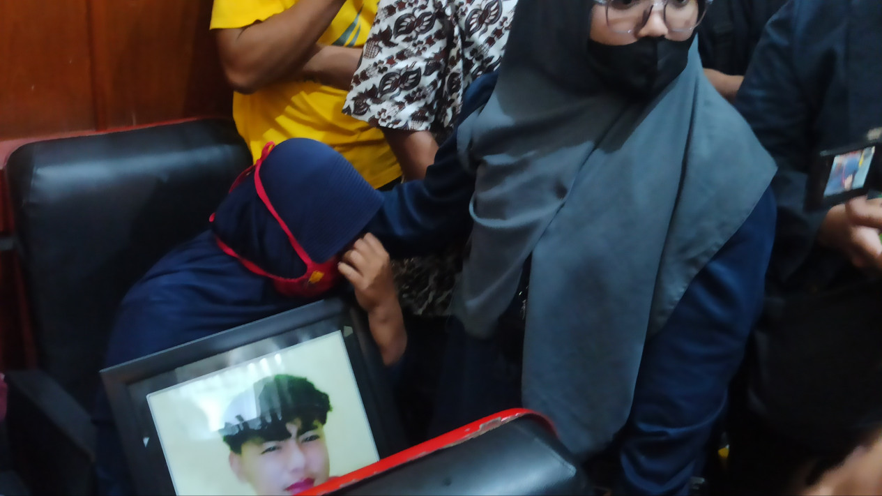 Keluarga Korban Tragedi Kanjuruhan Menangis Dan Kecewa Atas Putusan