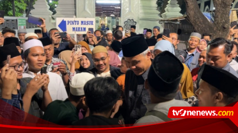 Jelang Ramadan, Ganjar Pranowo ‘Nyadran’ Ziarah Ke Makam Sunan Ampel ...