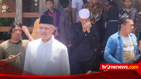 Jelang Ramadhan, Ganjar Pranowo Ziarah Ke Makam Sunan Drajad Di Lamongan