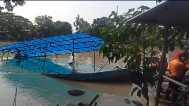 Alami Kebocoran, Perahu Tambangan di Surabaya Berpenumpang 8 Orang Tenggelam