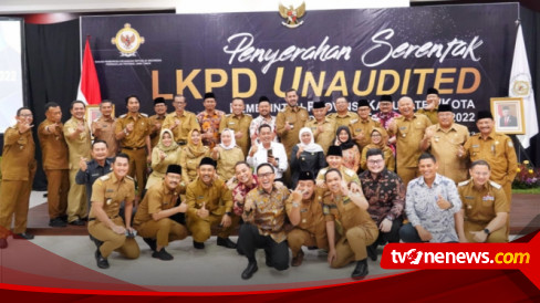 LKPD Dari 38 Pemerintah Daerah Diserahkan Serentak Oleh Gubernur Dan ...