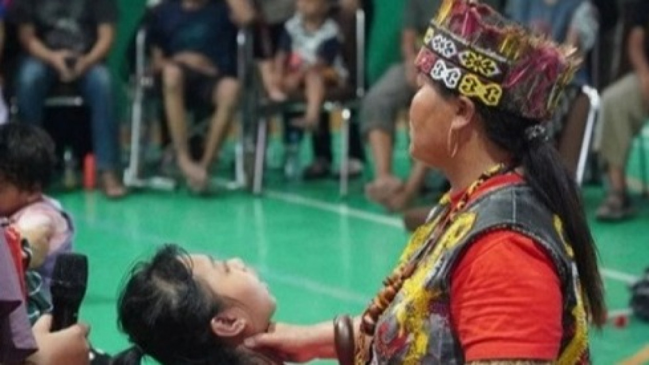 Viral Metode Pengobatan Ida Dayak, Ini Peringat dari Dokter Bedah Tulang
            - galeri foto