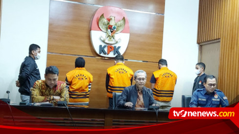 Usai Ditetapkan sebagai Tersangka, Bupati Meranti Muhammad Adil, Kepala BPKAD dan BPK Riau Langsung di Tahan