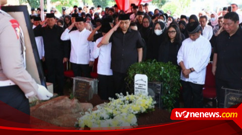 Istri Wakapolri Komjen Gatot Eddy Dimakamkan Di Tpu Joglo Jakarta Barat