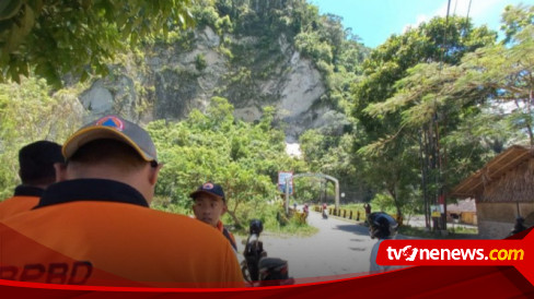 Tebing Ngarai Sianok Bukittinggi Longsor Akibat Gempa