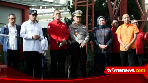 Berita Foto: Menhub Lepas Tim Liputan Mudik tvOne