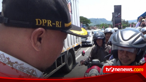 Jelang Puncak Mudik Dari Bali Ke Jawa, DPR RI Sidak Pelabuhan Ketapang ...