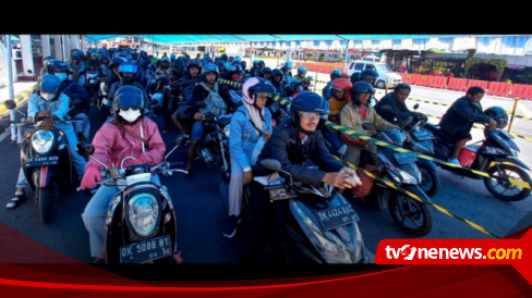 Arus Balik Di Pelabuhan Ketapang Makin Ramai, 17.000 Roda Dua ...