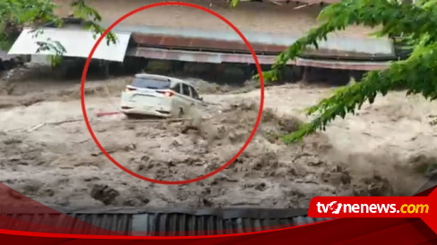 Banjir Bandang Terjang Sembahe, Satu Mobil Minibus Hanyut Terseret