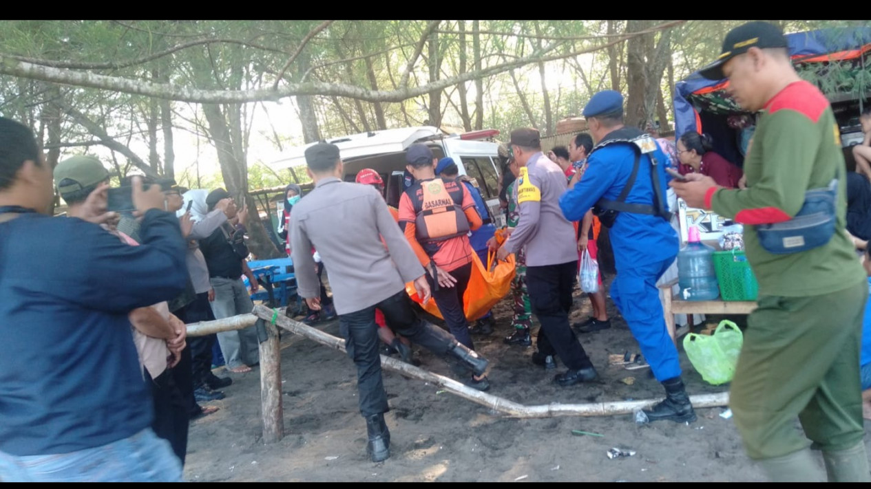 Update Wisatawan Yang Hilang Terseret Ombak Di Pantai Serang Blitar