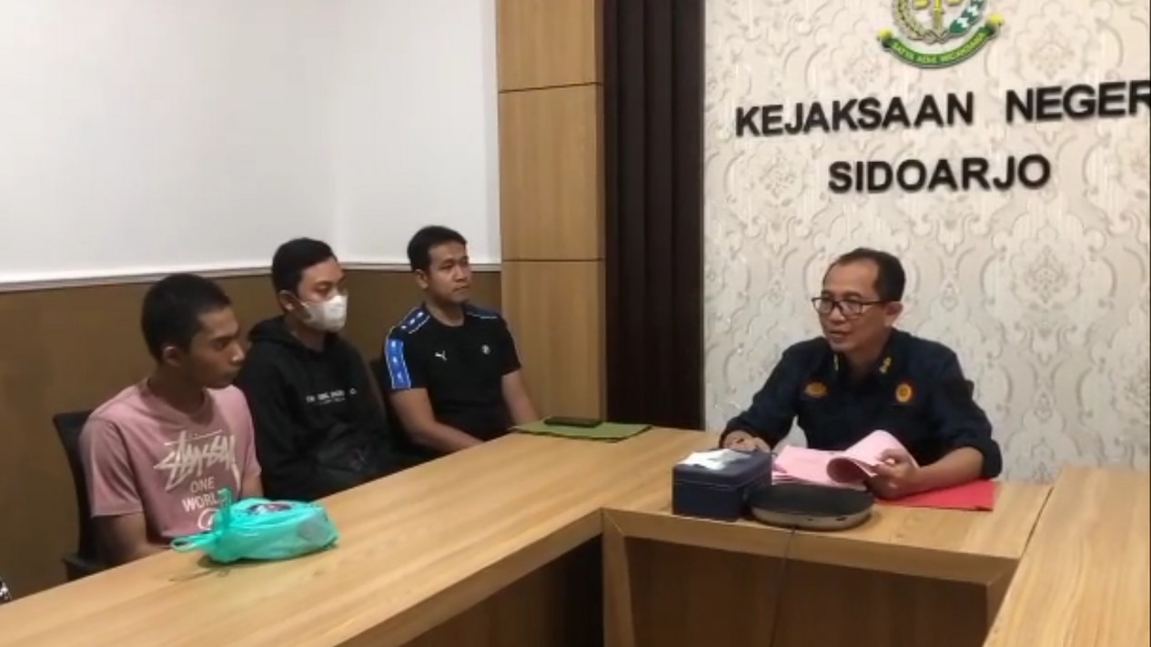 Kejari Sidoarjo Hentikan Perkara Penadahan dan Pencurian dengan Restorative Justice, Ini Contoh Kasusnya
            - galeri foto