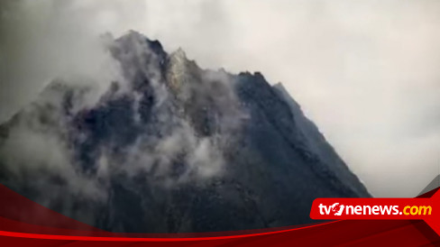 Gunung Merapi Luncurkan 9 Kali Guguran Lava Pijar Ke Arah Kali Bebeng