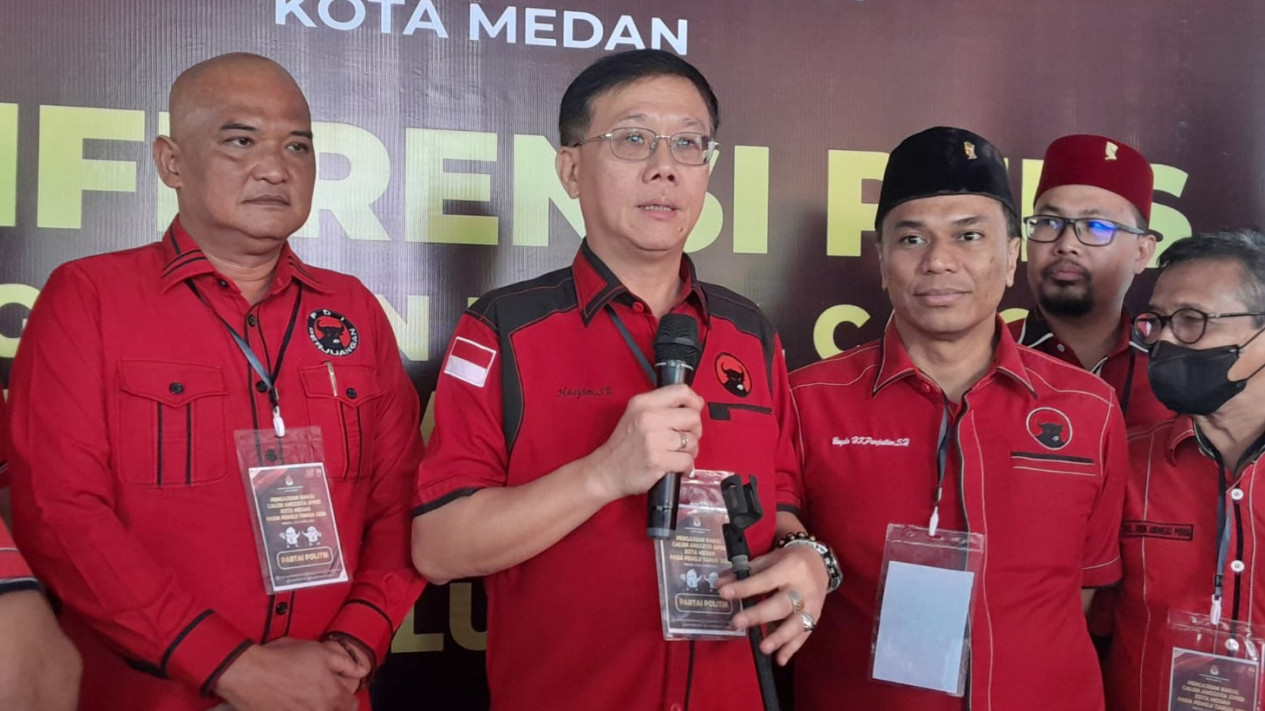 PDI Perjuangan Pertama Daftar Bacaleg Ke KPU Medan