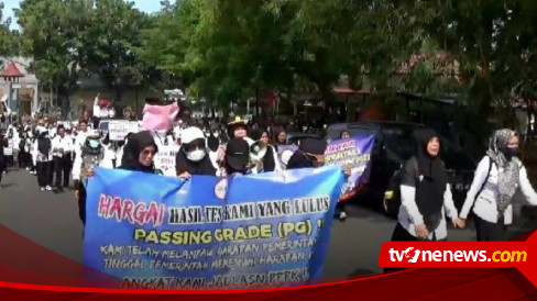 Guru Di Lampung Selatan Demo Di Depan Gedung Dprd Tuntut Buka