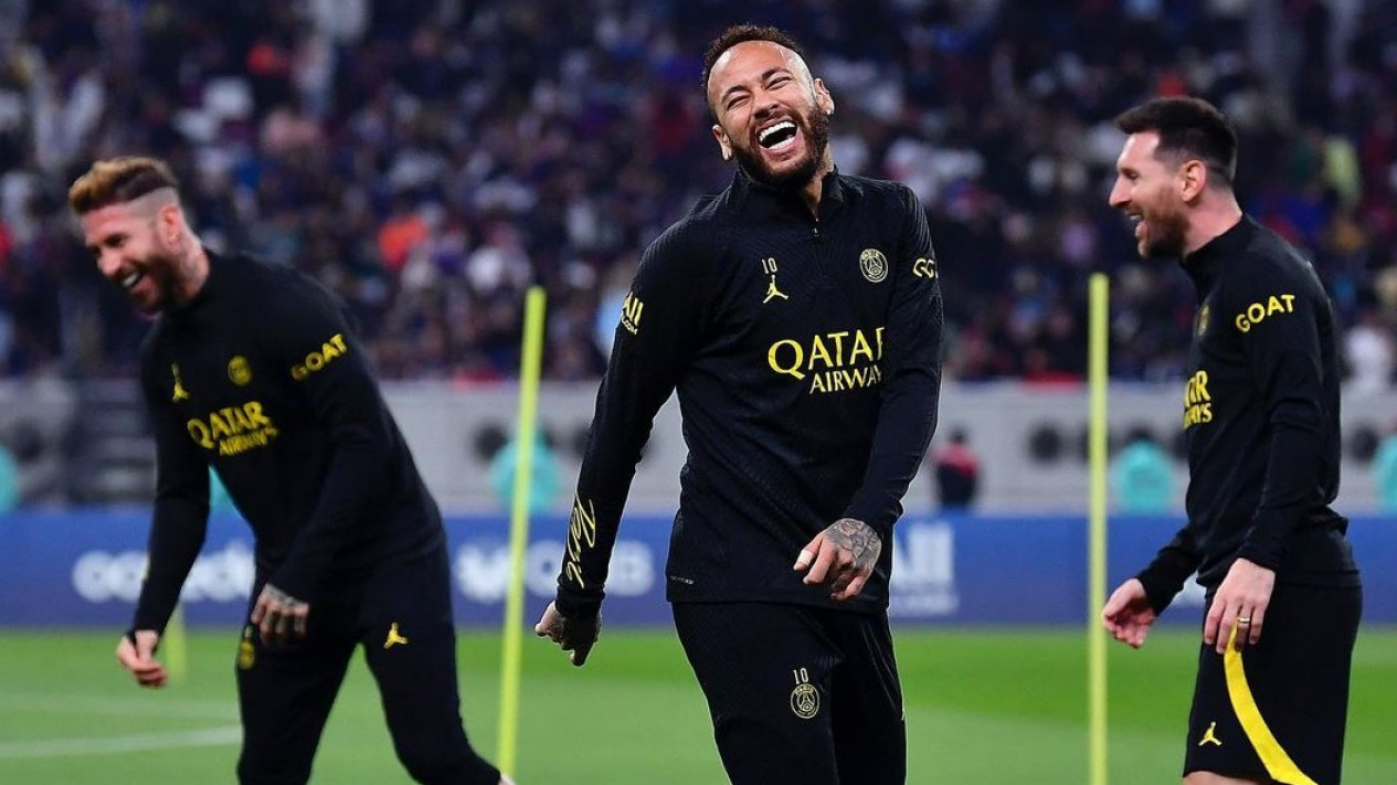 Manchester United Incar Neymar dari Paris Saint Germain untuk Bursa Transfer Pemain
            - galeri foto