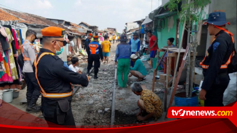 Jaga Keamanan Dan Ketertiban, KAI Daop 8 Surabaya Tegur Masyarakat Yang ...